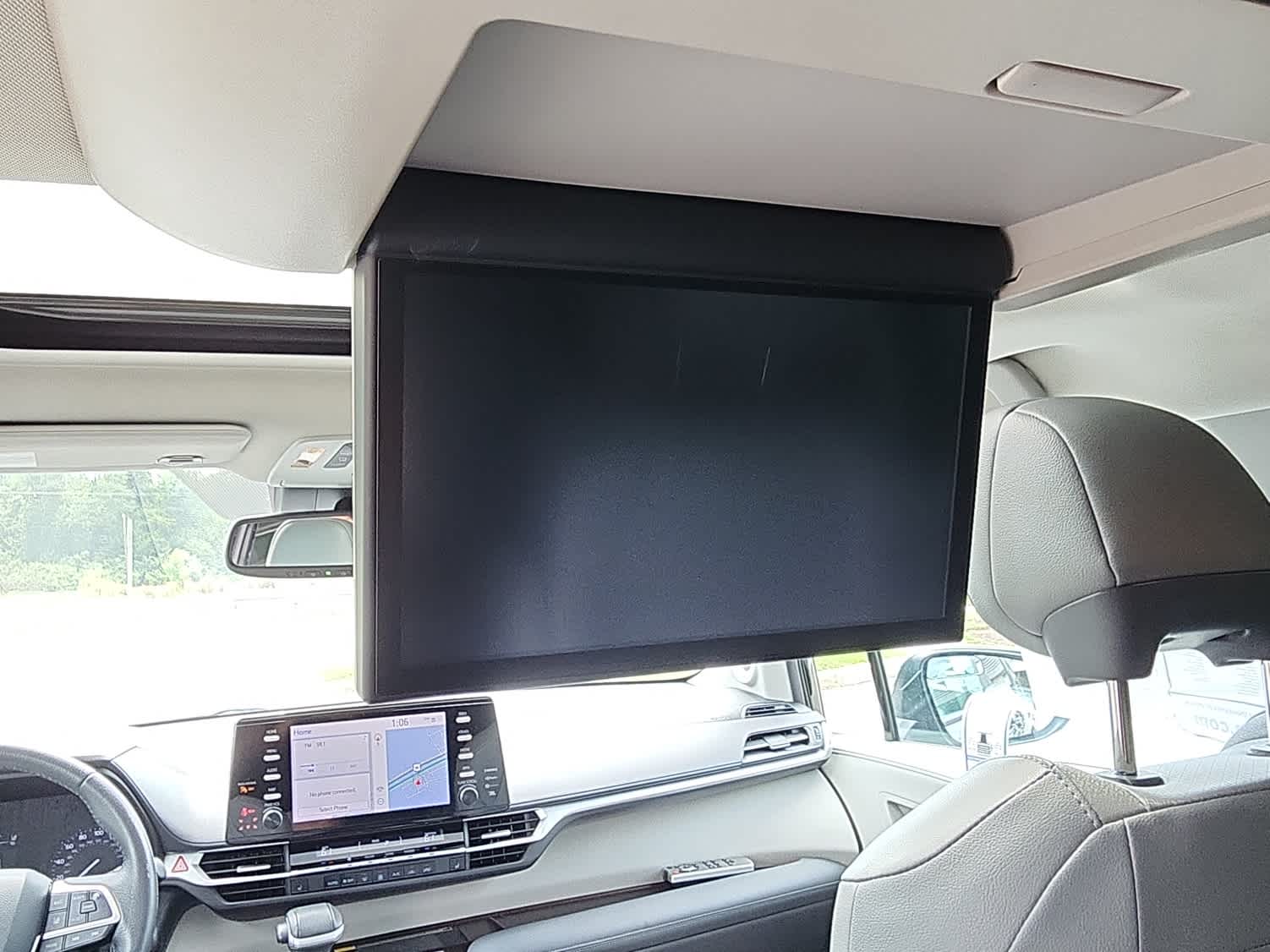 2021 Toyota Sienna XLE photo 8