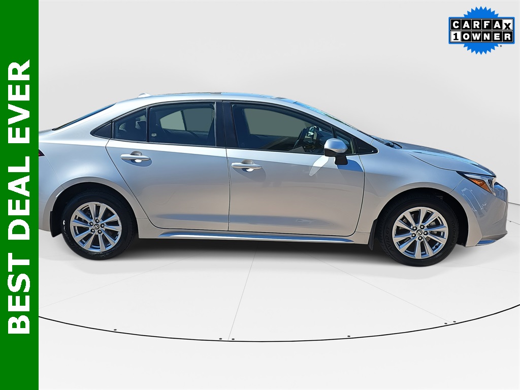 2024 Toyota Corolla Hybrid LE photo 2