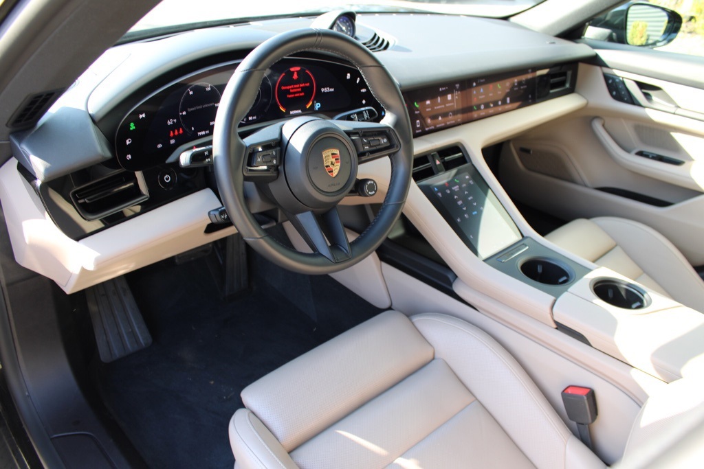 2024 Porsche Taycan Base photo 4