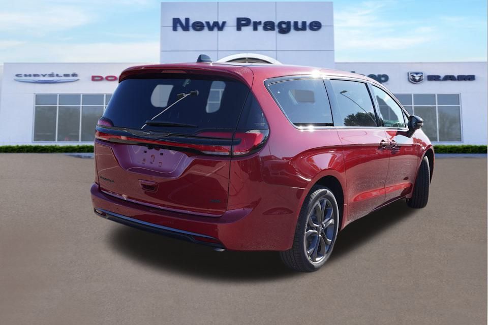 2026 Chrysler Pacifica photo 3