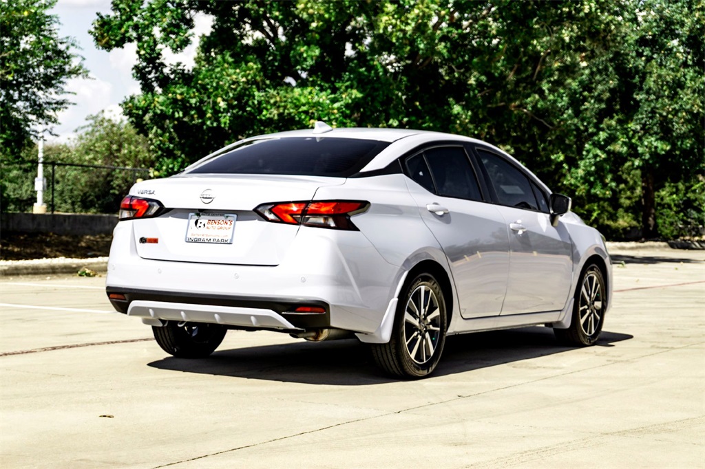 2025 Nissan Versa SV photo 4