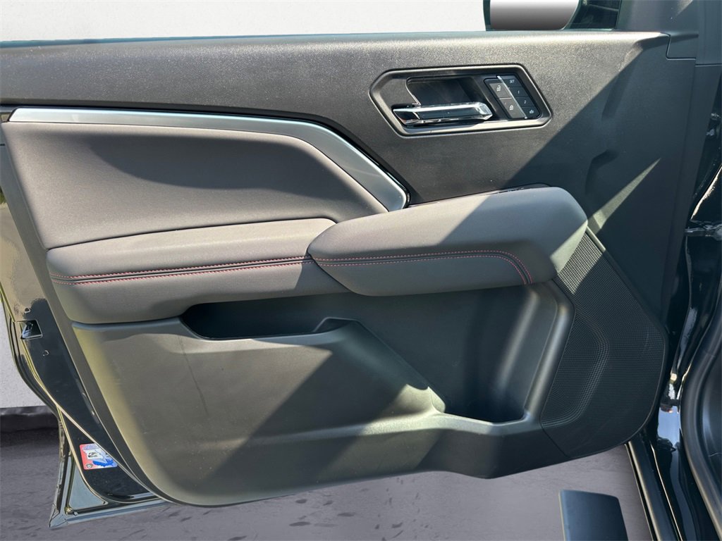 2025 Chevrolet Colorado Z71 photo 7