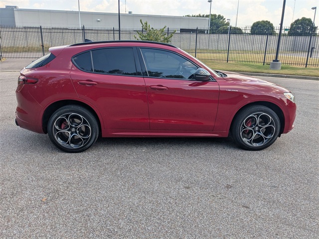2022 Alfa Romeo Stelvio Ti photo 7