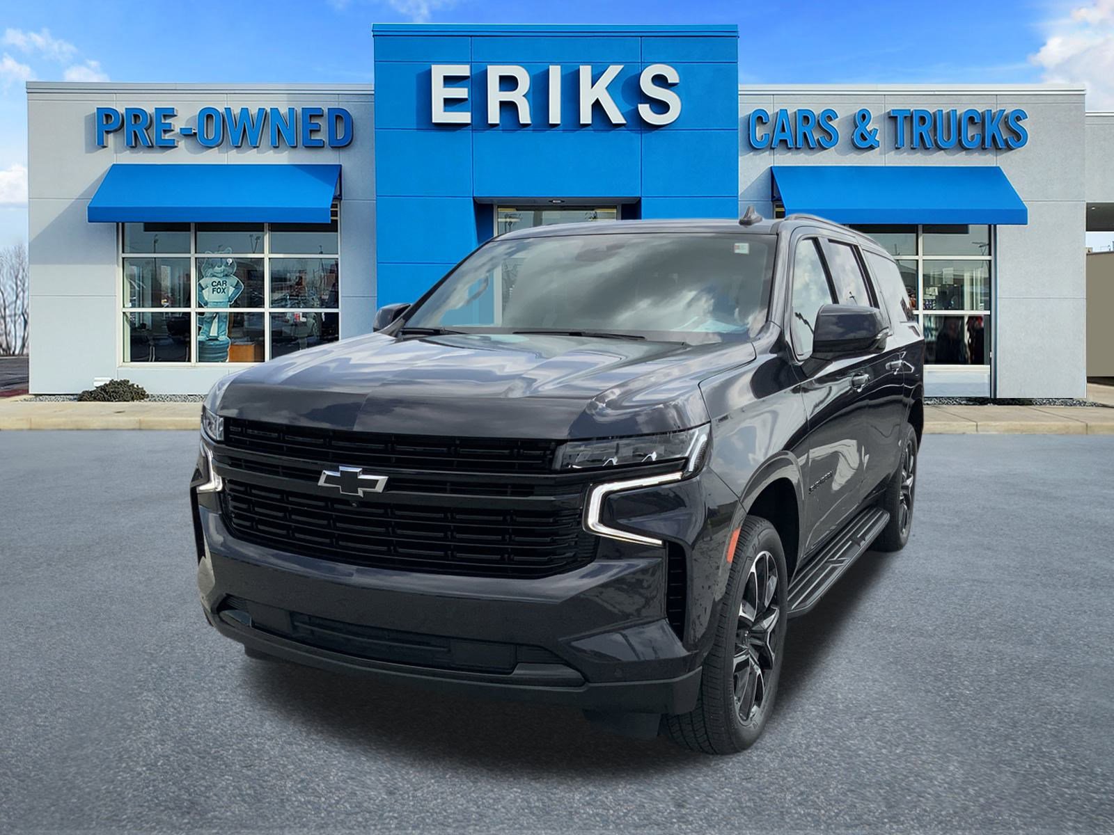 2023 Chevrolet Suburban RST photo 2