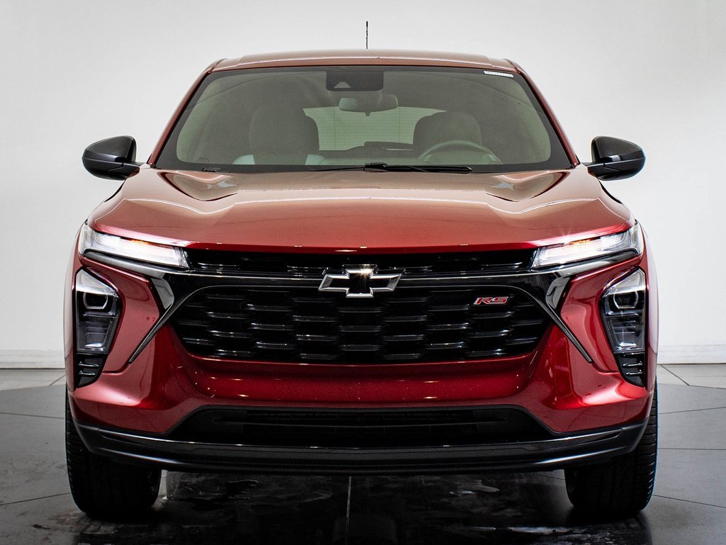 2024 Chevrolet Trax photo 2