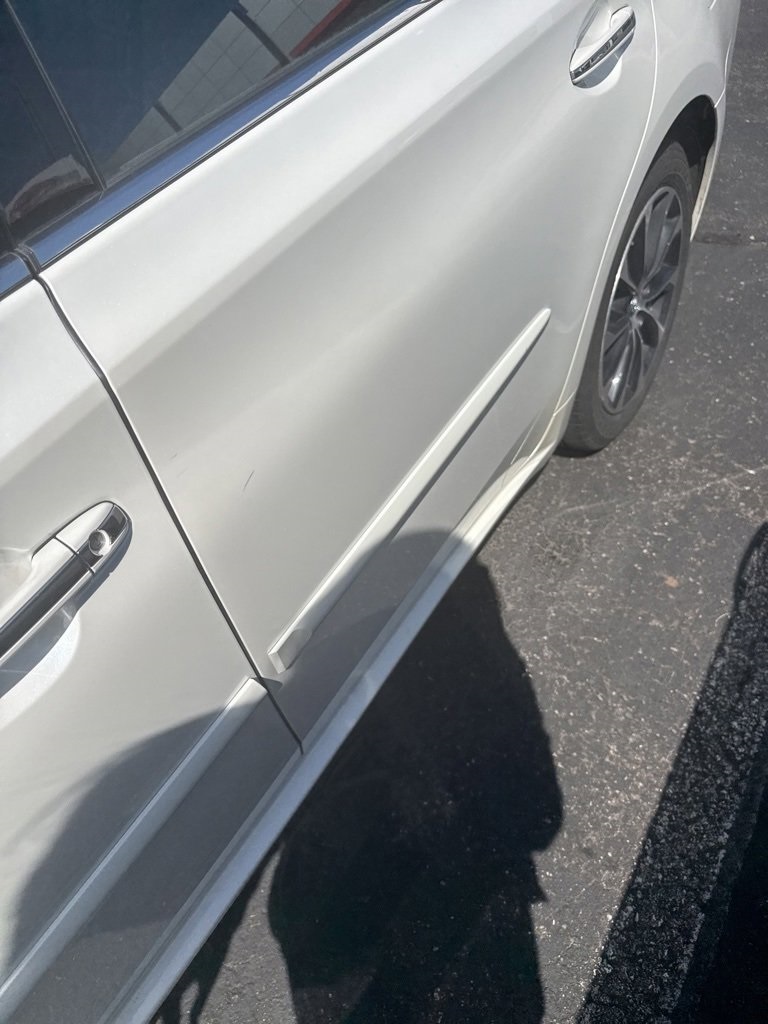 2016 Toyota Avalon XLE Premium photo 2