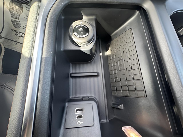 2025 Ford Expedition MAX XLT photo 19