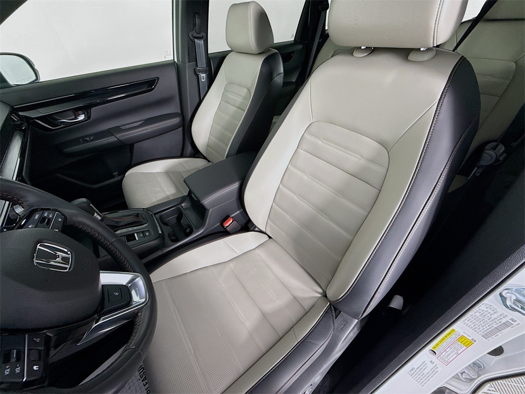2023 Honda CR-V Hybrid Sport Touring photo 4