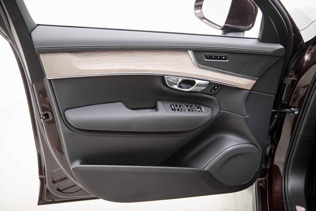 2025 VOLVO XC90 - Image 9