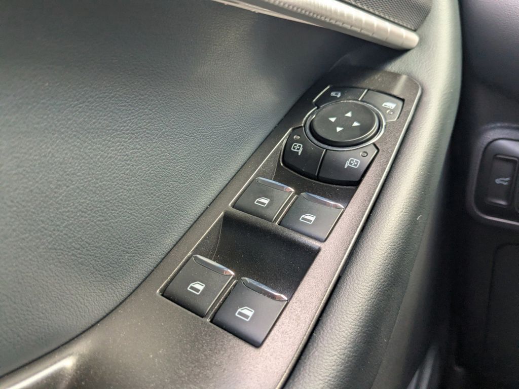 2025 Ford Explorer ST-Line photo 26