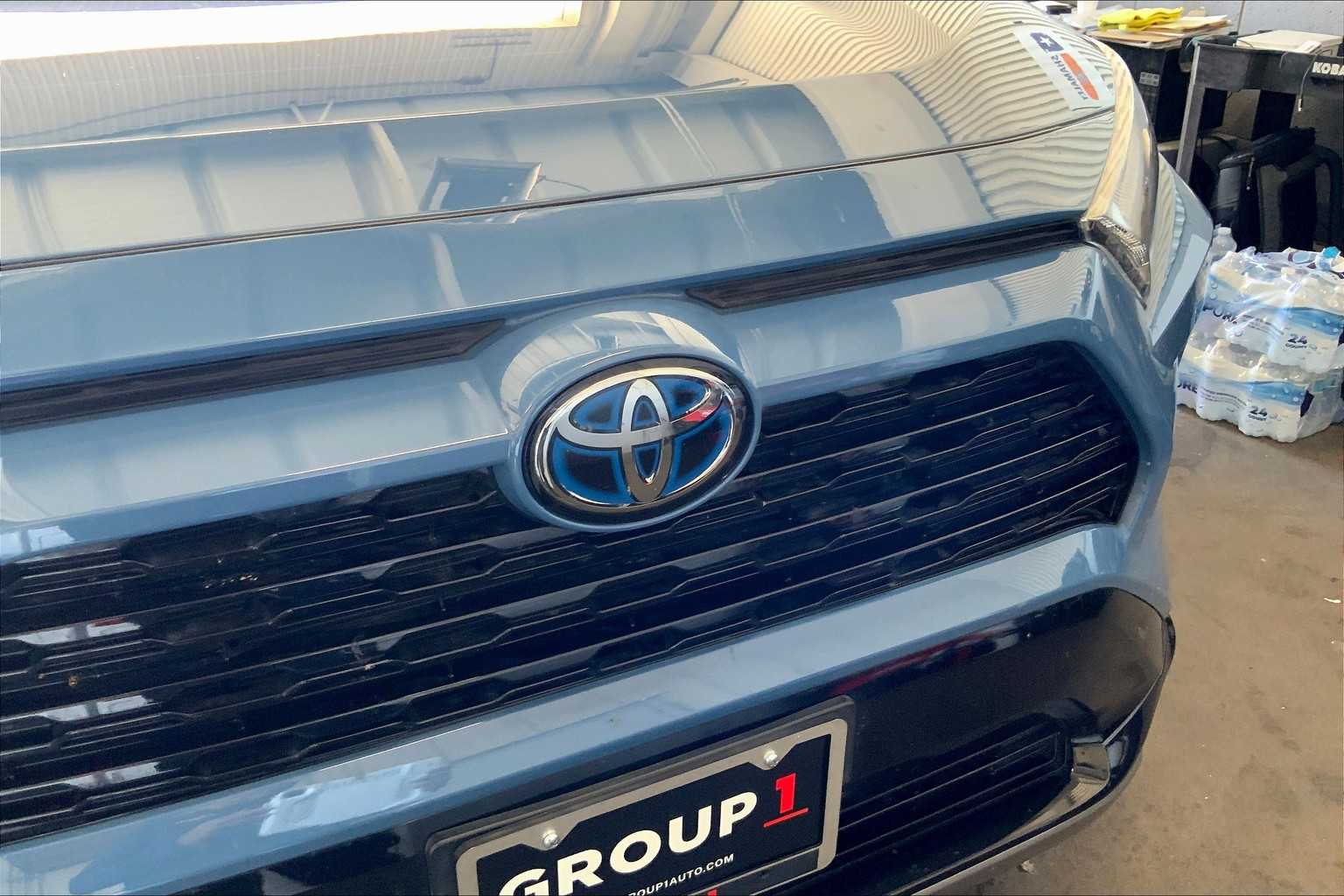 2024 Toyota RAV4 Hybrid XSE photo 25