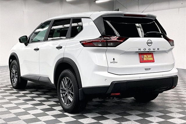 2025 Nissan Rogue S photo 3