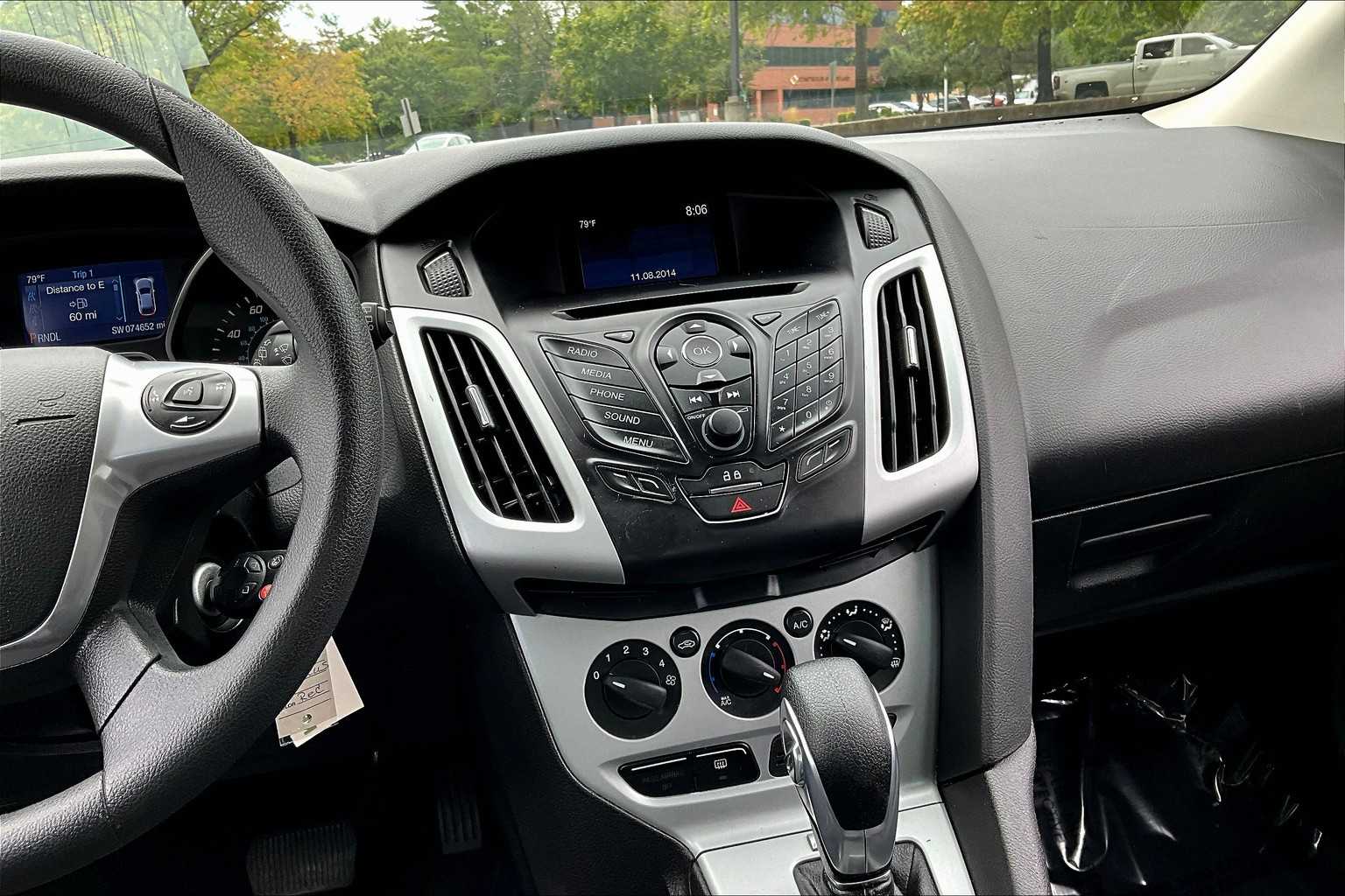 2014 Ford Focus SE photo 3
