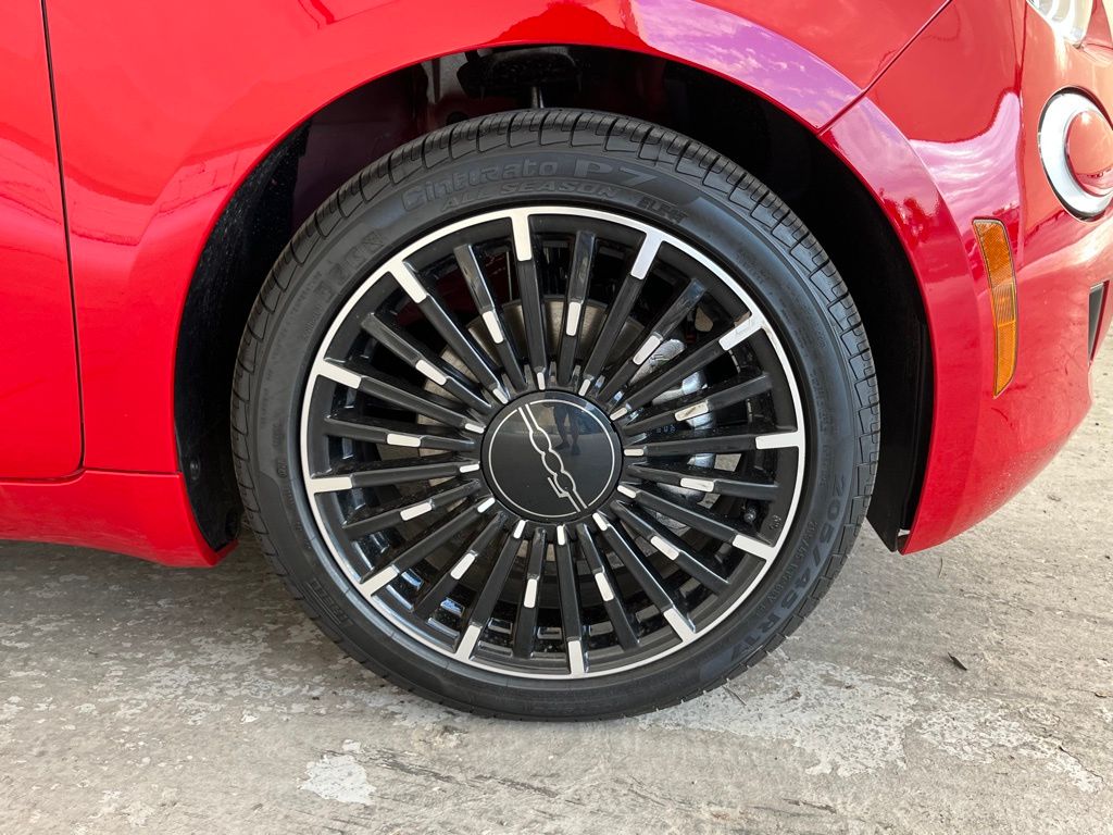 2024 Fiat 500e Red photo 2
