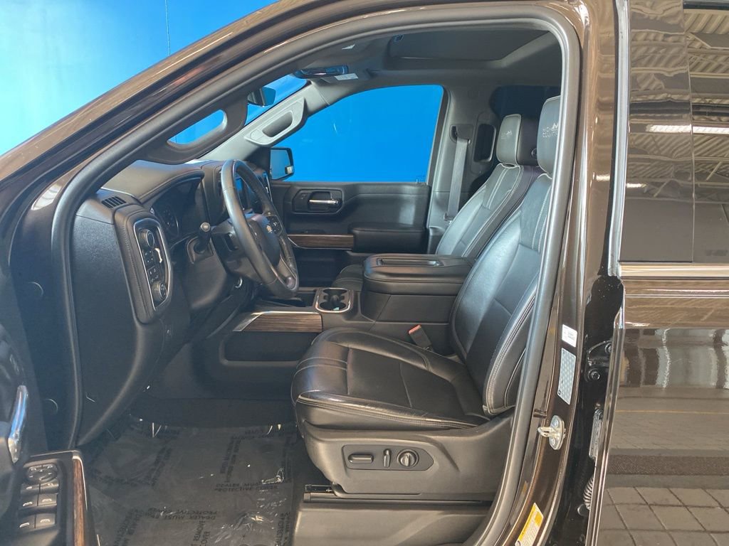 2019 Chevrolet Silverado 1500 High Country photo 3