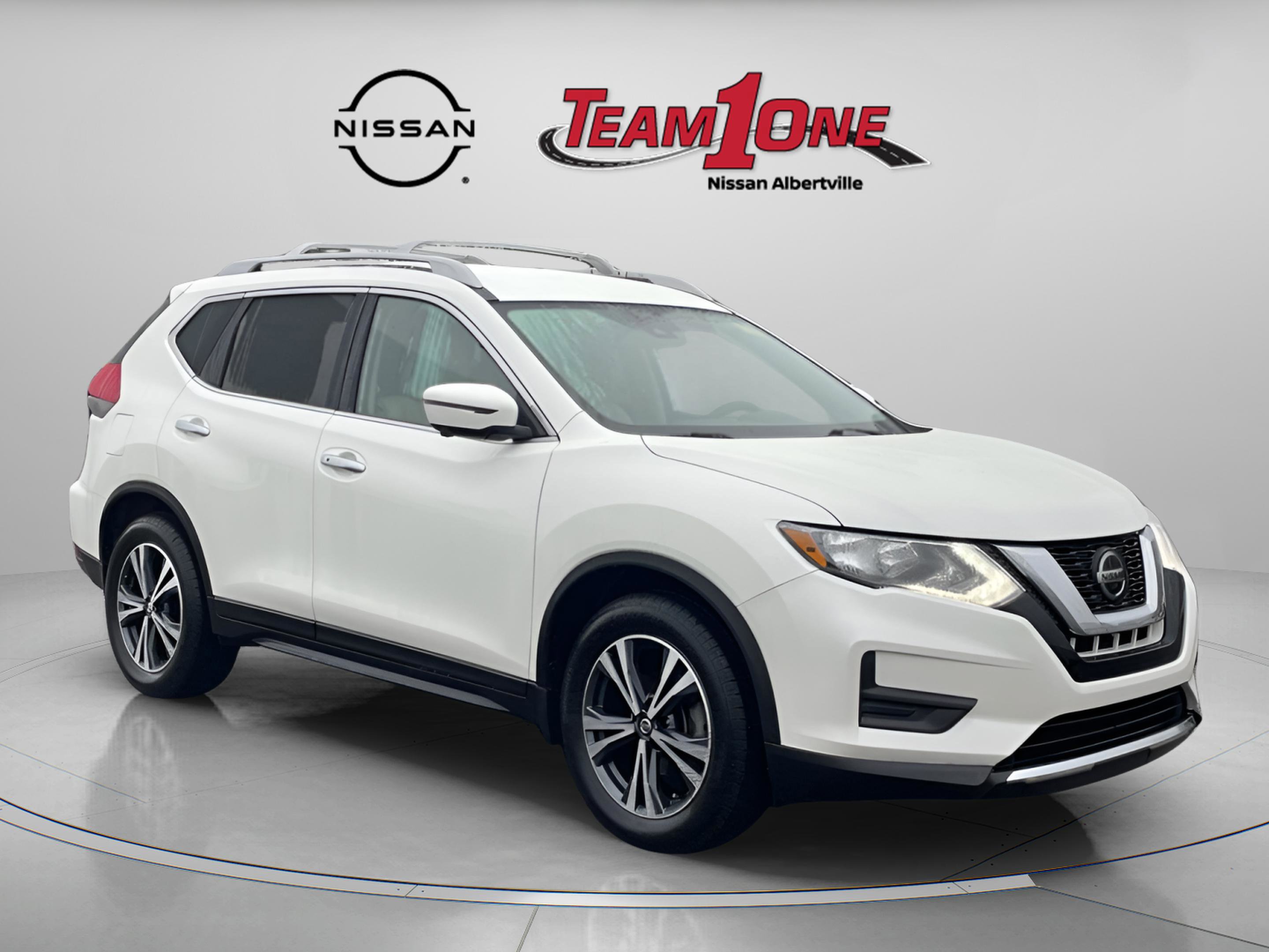 2019 Nissan Rogue SV's photo