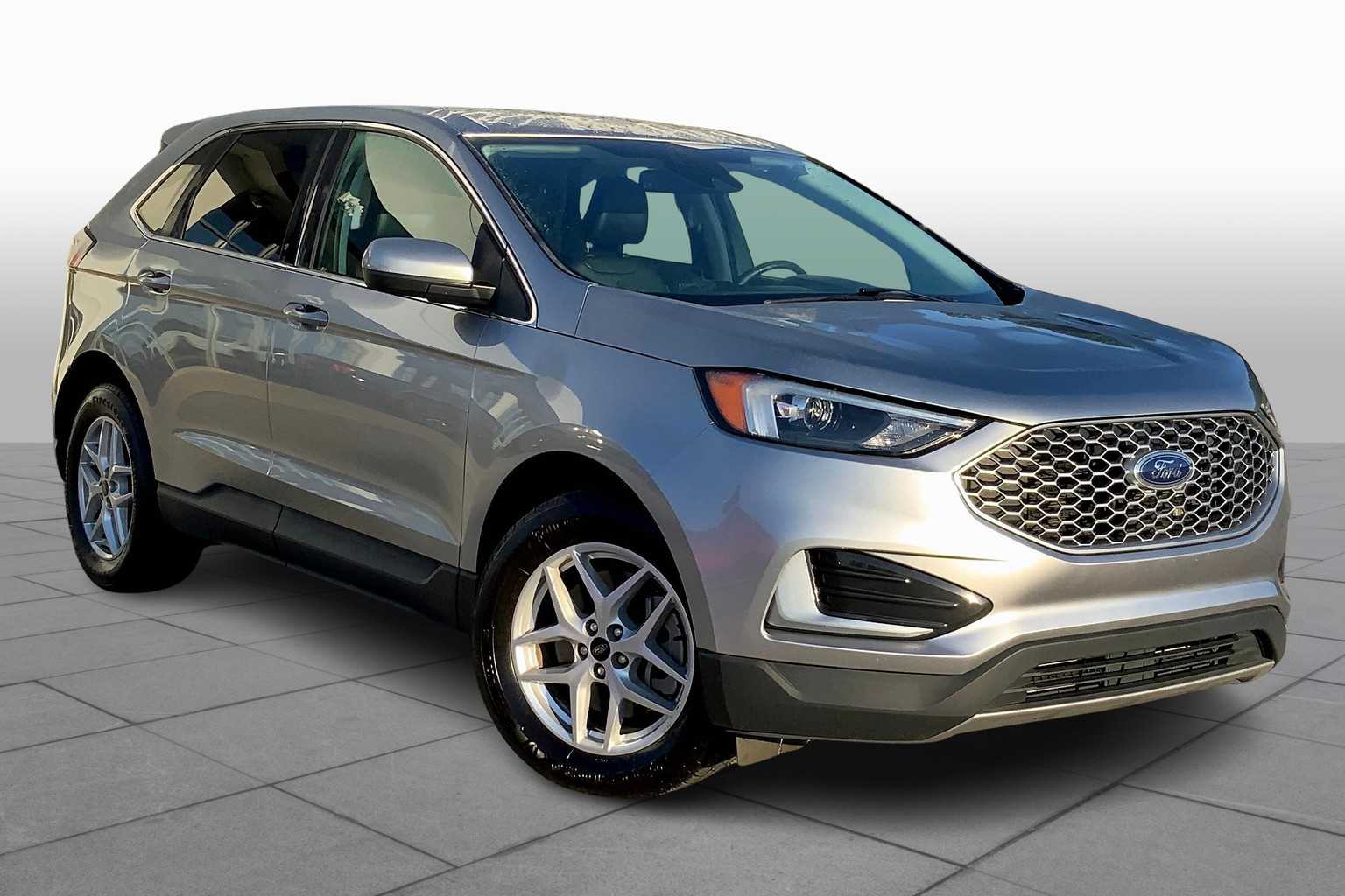 2024 Ford Edge SEL photo 2