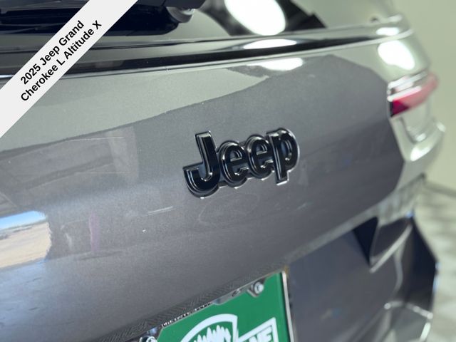 2025 Jeep Grand Cherokee Altitude X photo 9