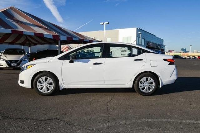 2025 Nissan Versa 1.6 S photo 2