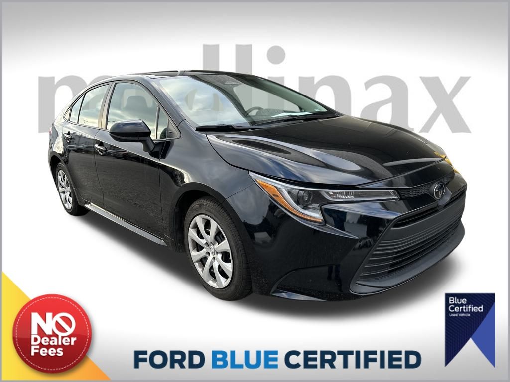 2024 Toyota Corolla LE's photo