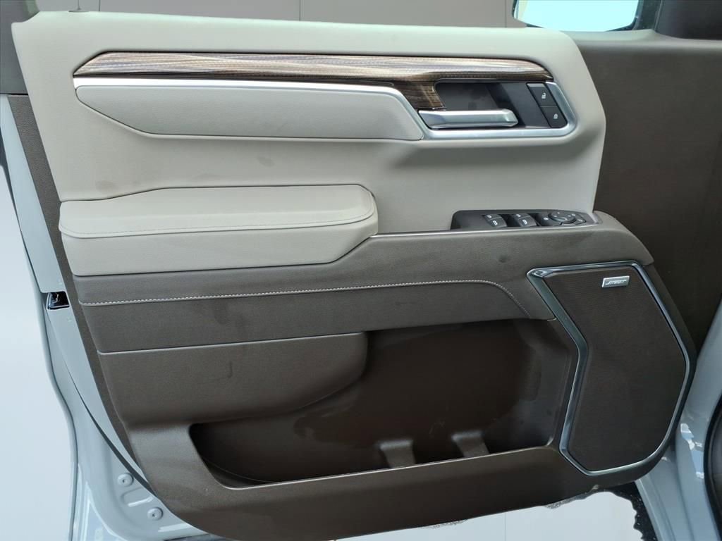 2025 Chevrolet Silverado 1500 RST photo 14
