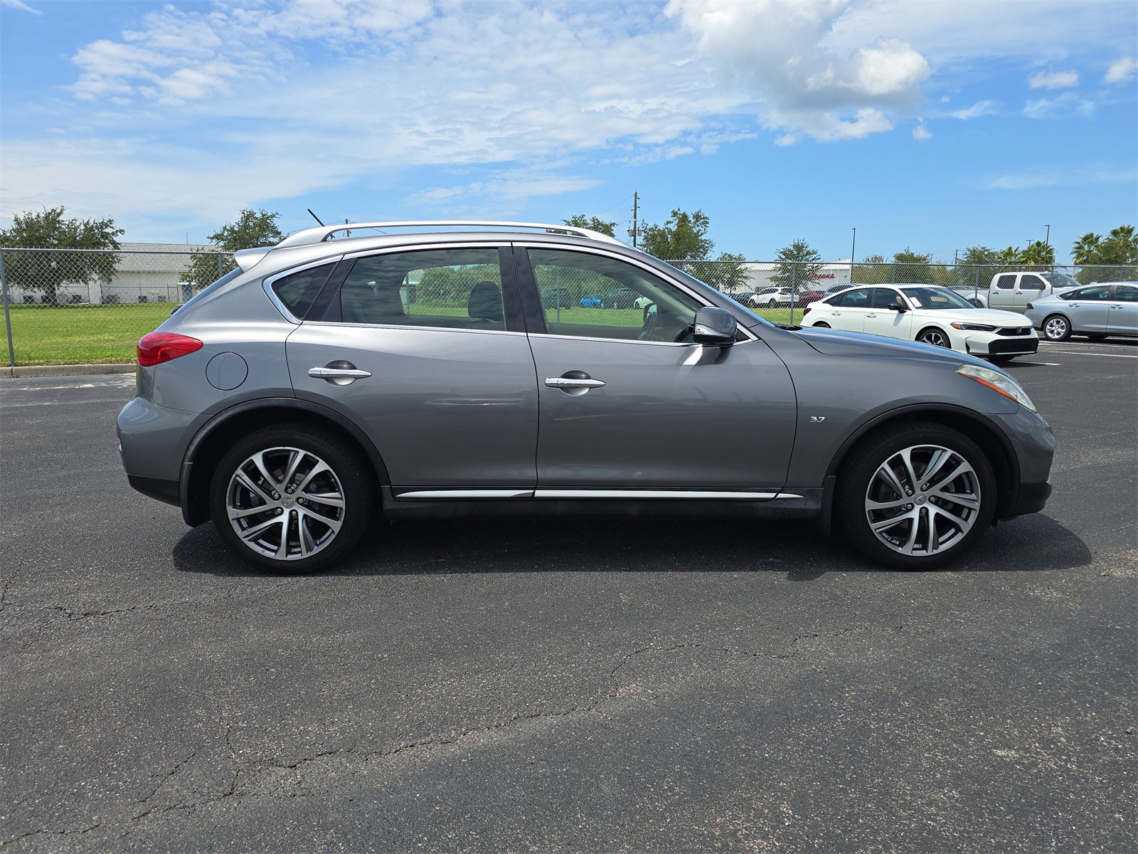 2017 Infiniti QX50 Base photo 3