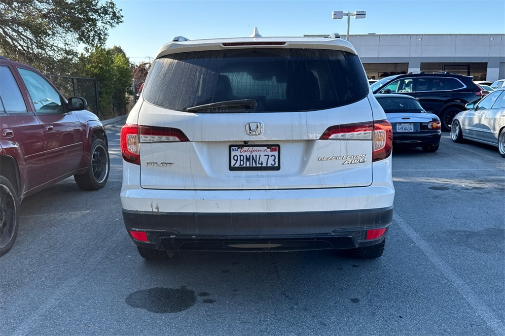 2022 Honda Pilot Black Edition photo 2