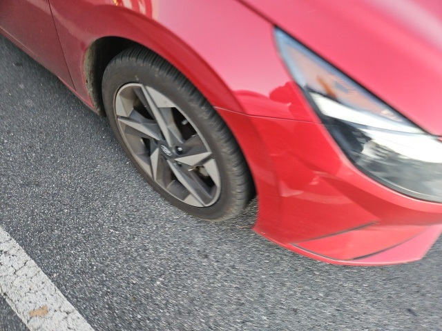 2023 Hyundai Elantra SEL photo 4