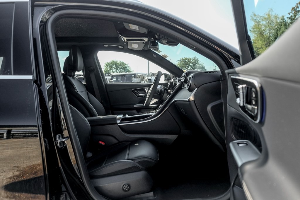 2026 Mercedes Benz GLC 300 4MATIC photo 17
