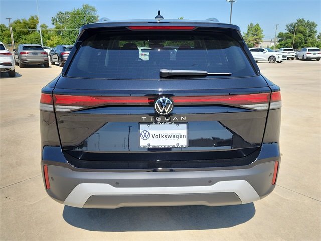 2025 Volkswagen Tiguan S photo 2