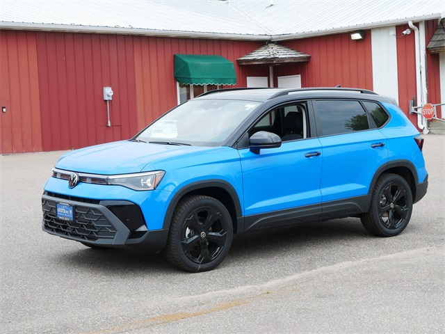 2025 Volkswagen Taos SE photo 4