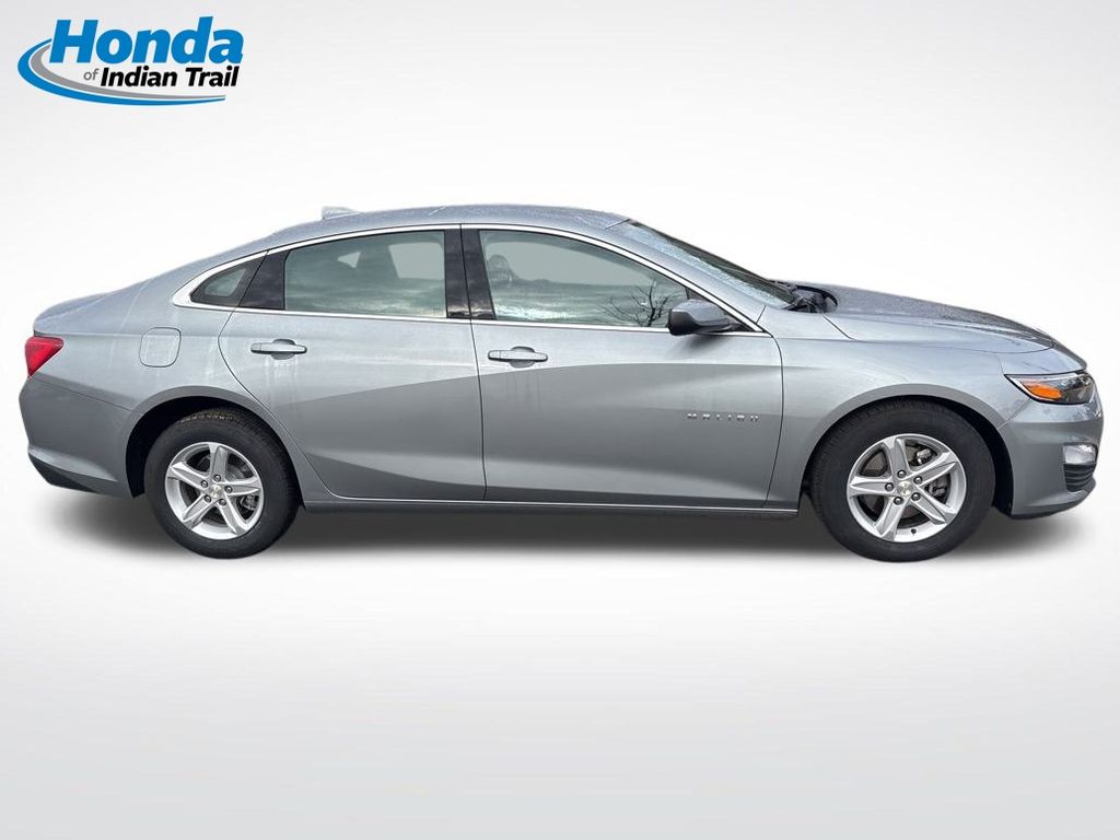 2024 Chevrolet Malibu 1LT photo 4