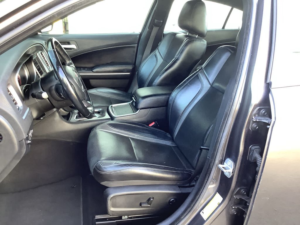 2021 Dodge Charger SXT photo 25