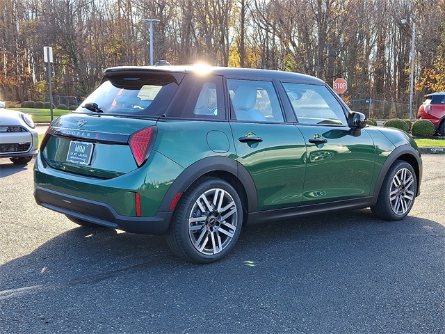2026 Mini Cooper 4 Door Hardtop Signature photo 4