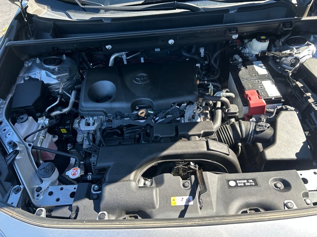 2021 Toyota RAV4 XLE photo 15