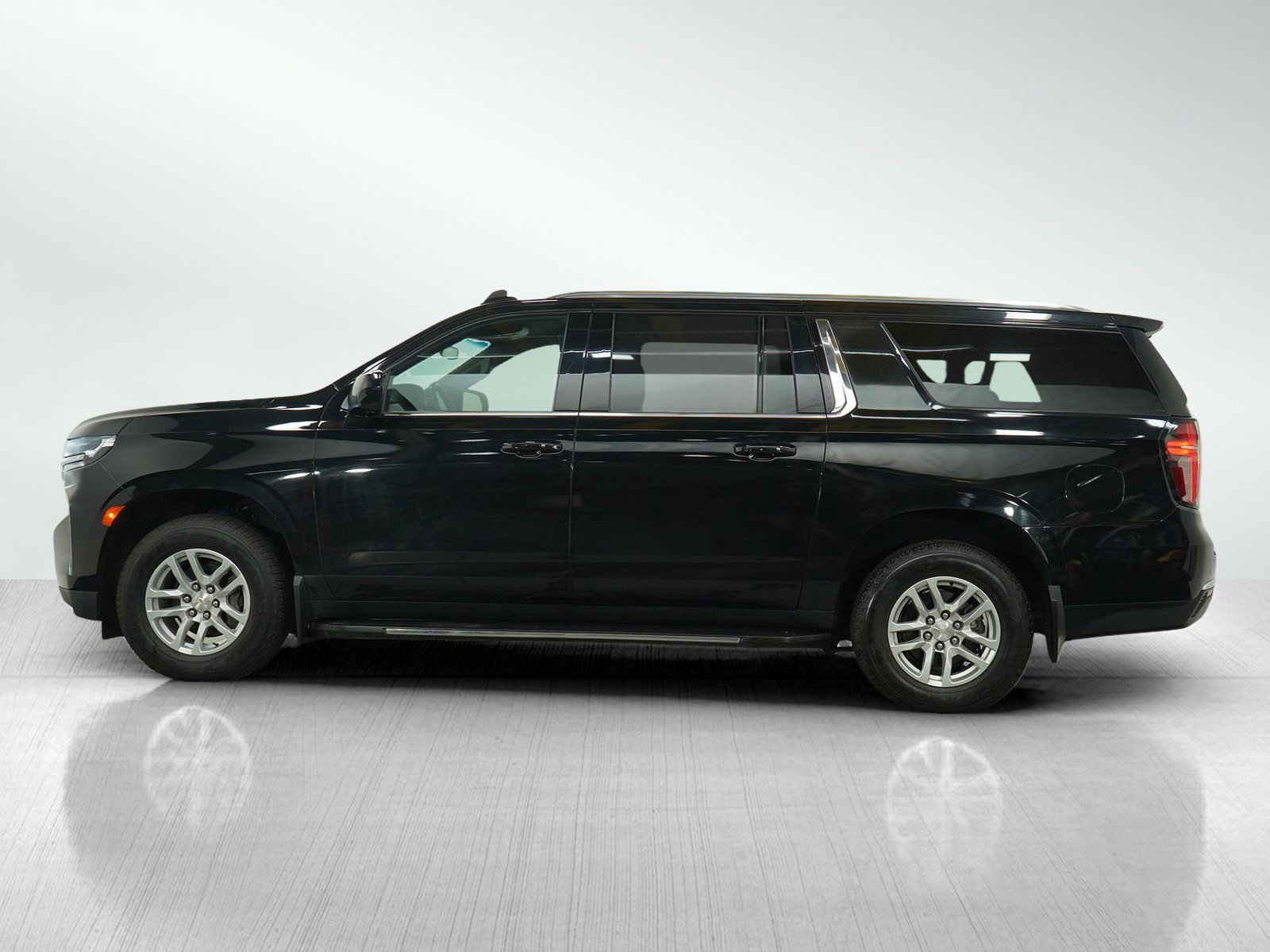 Used 2021 Chevrolet Suburban LS with VIN 1GNSKBKD0MR230984 for sale in White Bear Lake, Minnesota