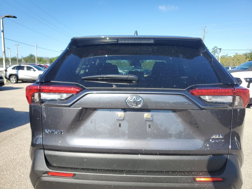 2025 Toyota RAV4 Hybrid XLE photo 13