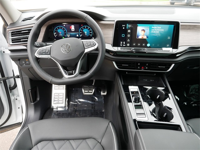 2025 Volkswagen Atlas SEL Premium R-Line photo 8