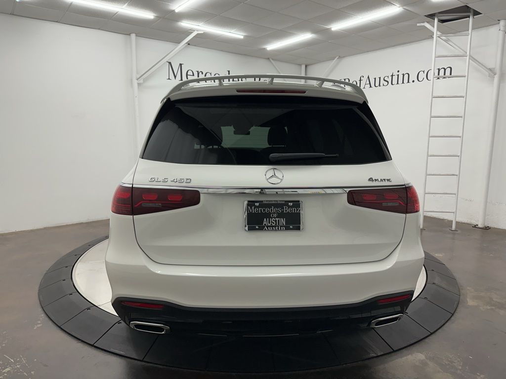 2026 Mercedes Benz GLS 450 4MATIC photo 5