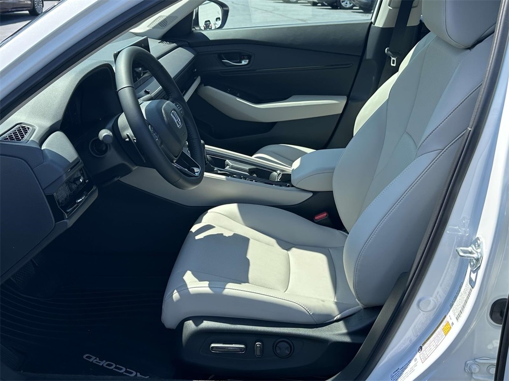 2025 Honda Accord Hybrid EX-L photo 4
