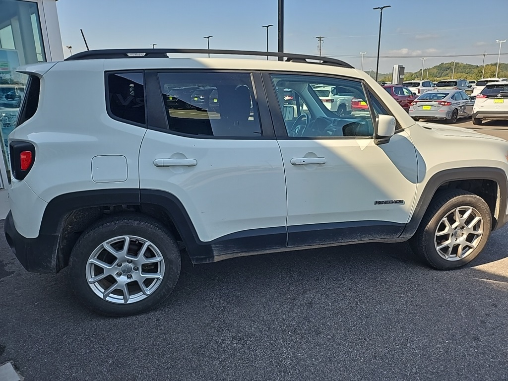 2019 Jeep Renegade Latitude photo 2