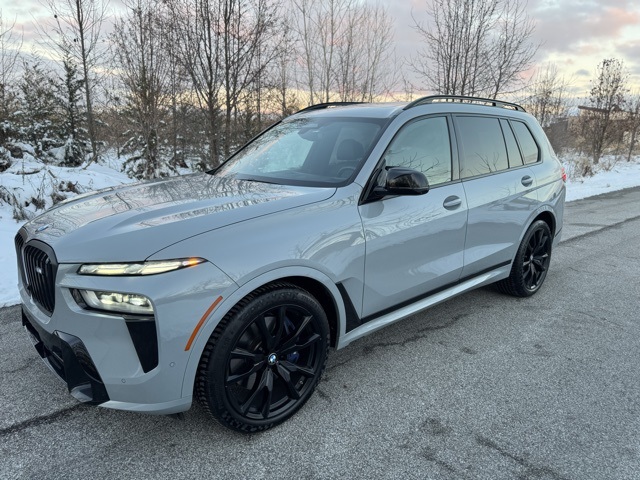 2024 BMW X7 M60i's photo