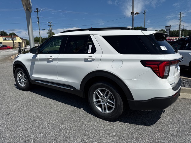 2025 Ford Explorer photo 7