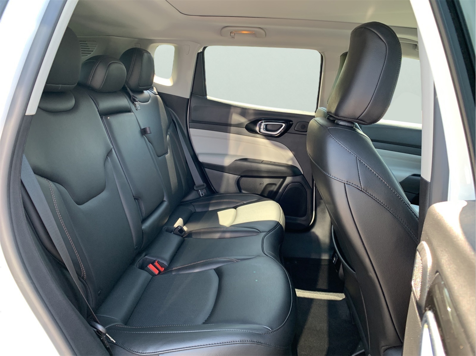 2022 Jeep Compass Limited photo 23