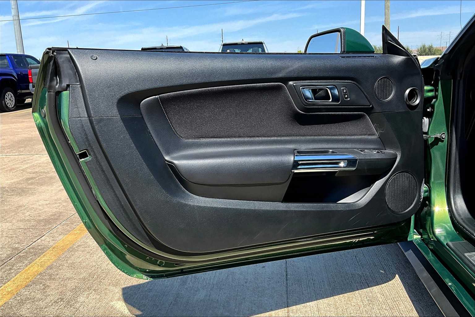 2023 Ford Mustang GT photo 18
