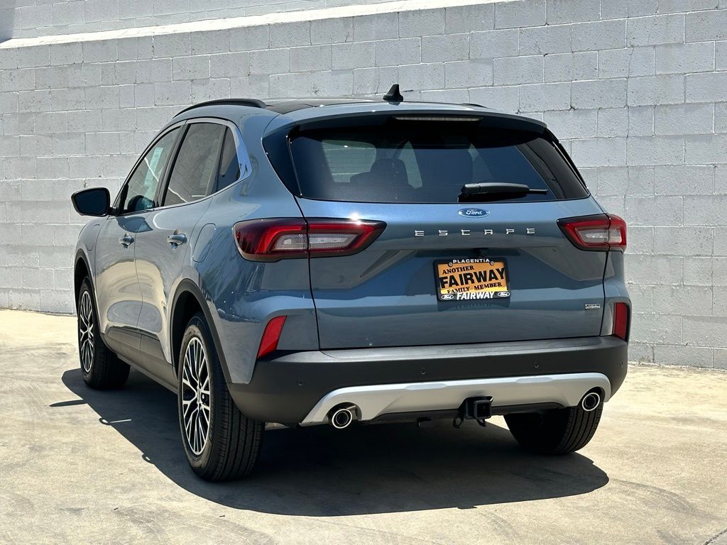 2025 Ford Escape Plug-In Hybrid photo 4