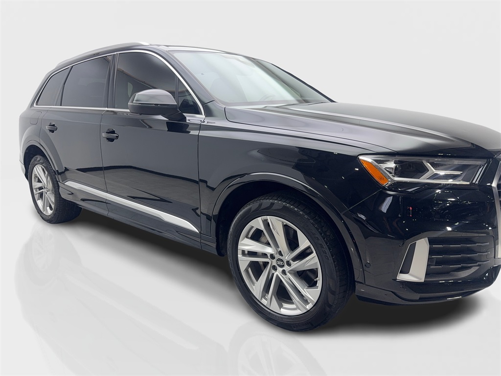 2022 Audi Q7 45 Premium photo 4