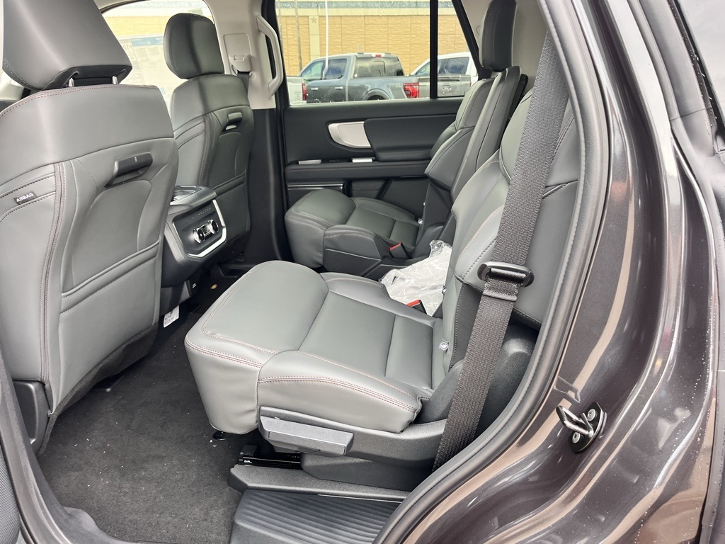 2025 Ford Expedition photo 18