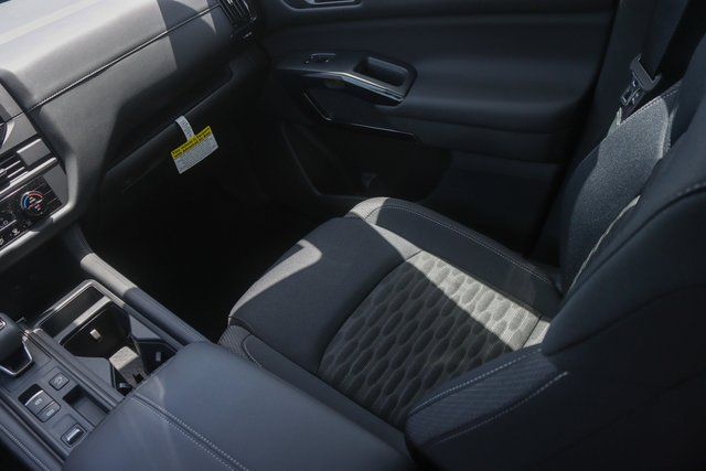 2025 Nissan Pathfinder S photo 15