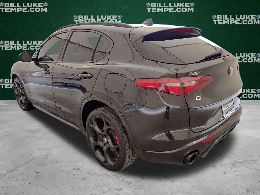 2022 Alfa Romeo Stelvio Ti Sport photo 2